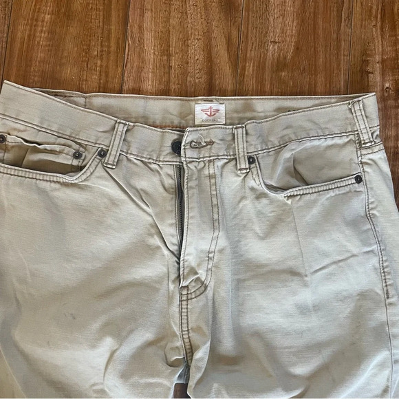 DOCKERS Men’s Tan Jeans Straight Fit Size 34x34 - Picture 10 of 10